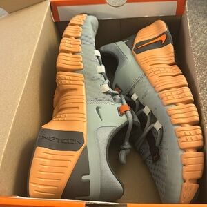 Brand new never worn men’s Nike free metcon 5 in size 12